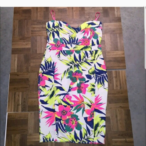 Dresses & Skirts - Tropical summer dress